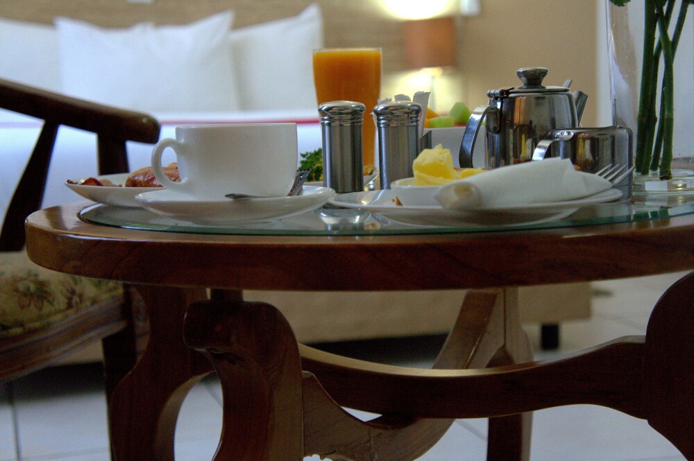 Room Service - Dining