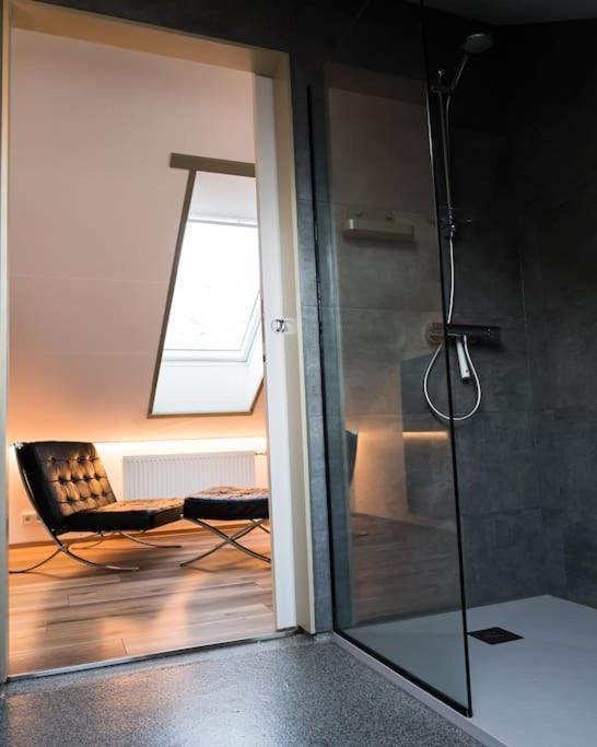 Scenic Penthouse Ocean view & skylight windows