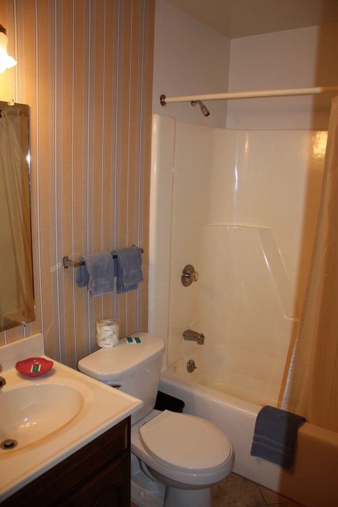 Smoketown Inn - photo 16