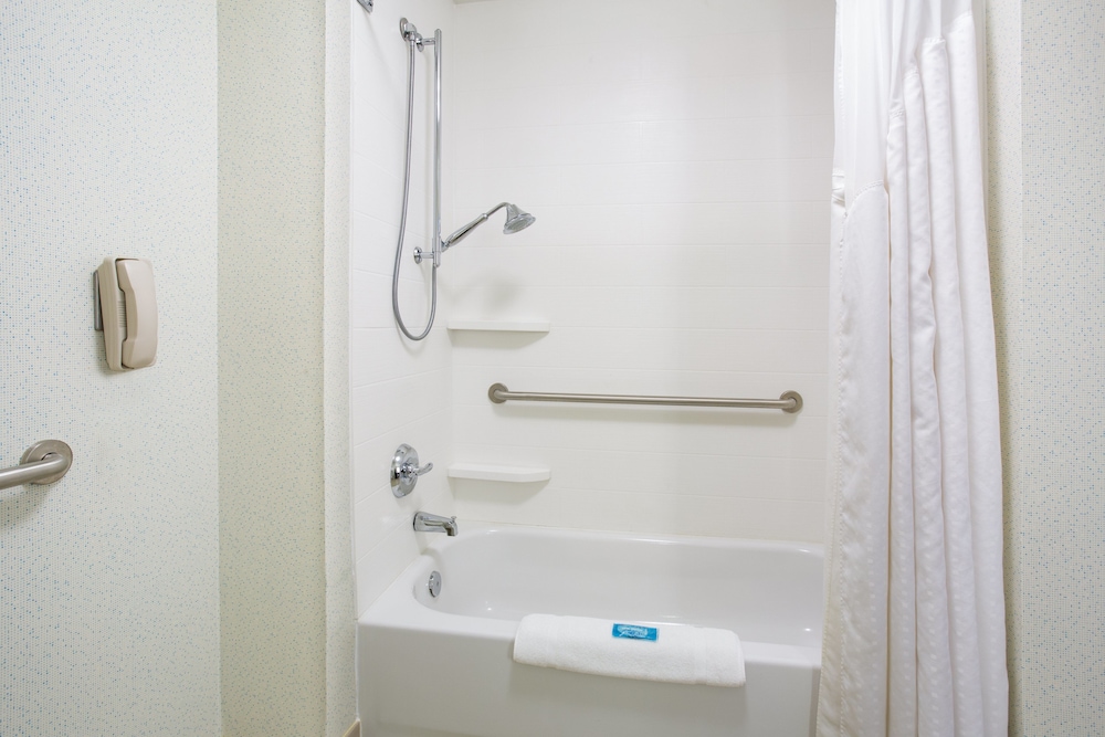 Holiday Inn Express Kansas City at the Legends by IHG - photo 16