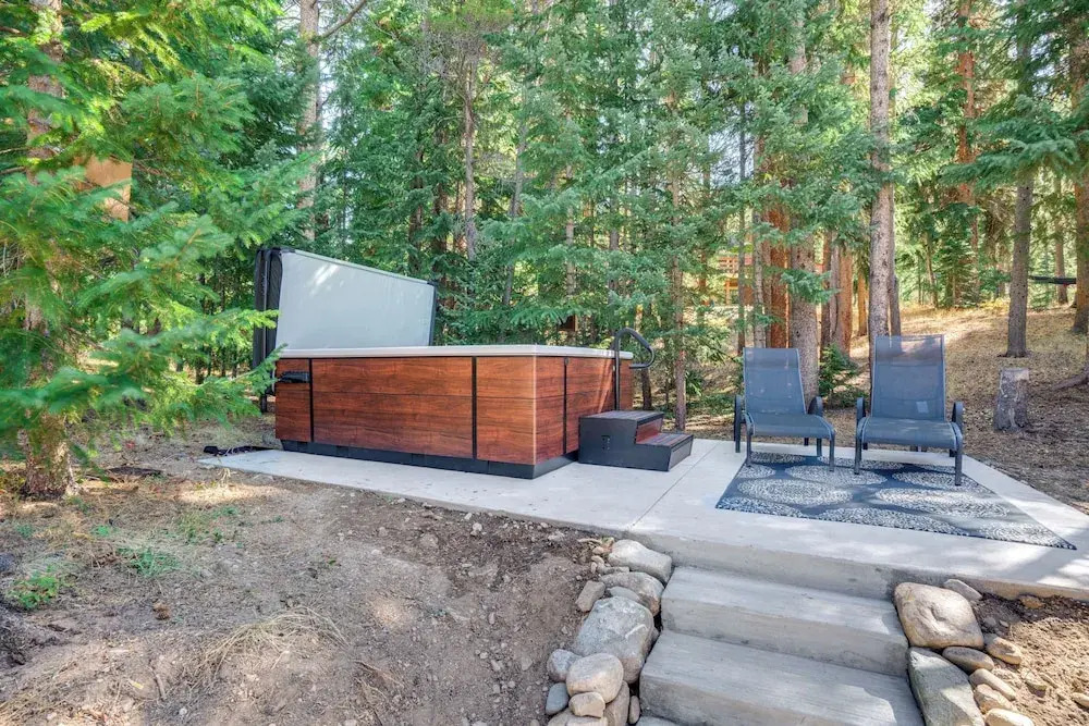 5 Mi to Ski Resort Breck Home with Hot Tub - photo 4