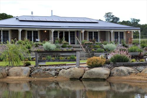 Carpe Diem Guesthouse — 4-Star Luxury Hotel in Tenterfield, Australia