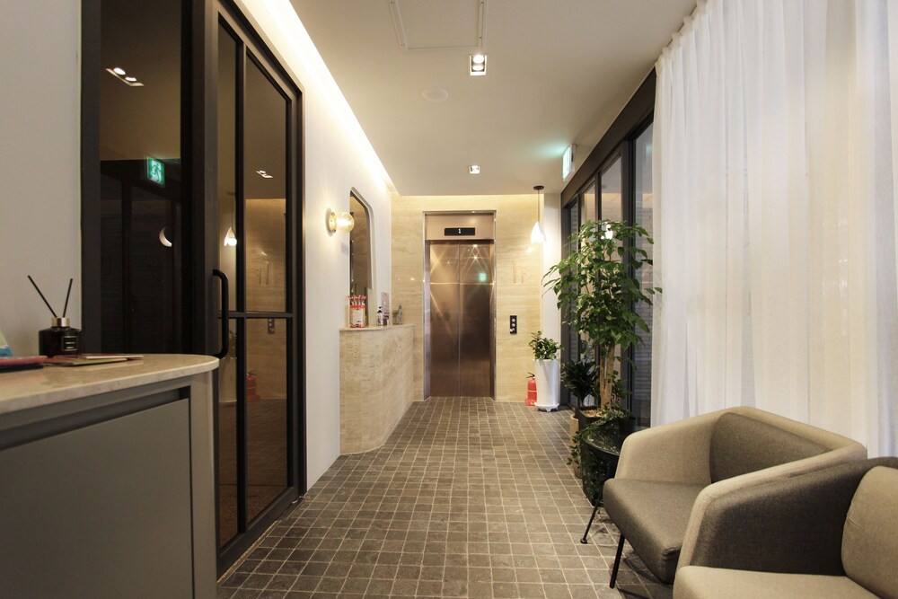 Seven Bricks Hotel — Gwangyang — photo 2