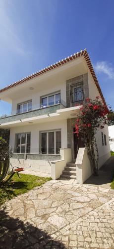 Villas Boas House Caparica 2 — 4-Star Luxury Hotel in Almada, Portugal