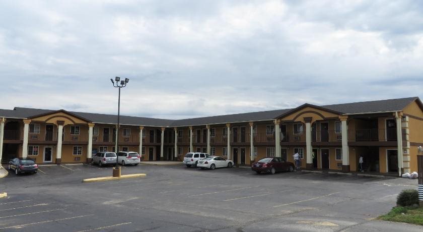 Economy Inn & Suites — hotel in Joplin