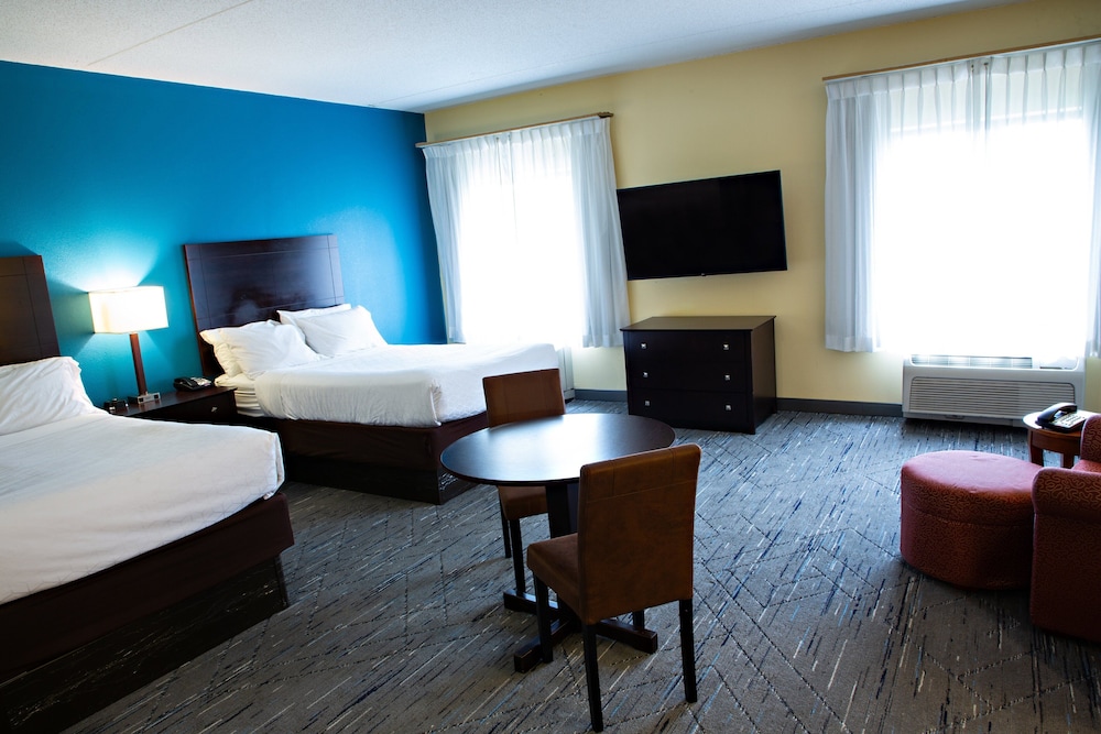 Holiday Inn Express Hotel & Suites Harrisburg West by IHG - photo 7