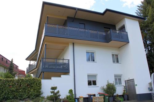 Appartement Eveline — 4-Star Luxury Hotel in Velden Am Woerthersee, Austria