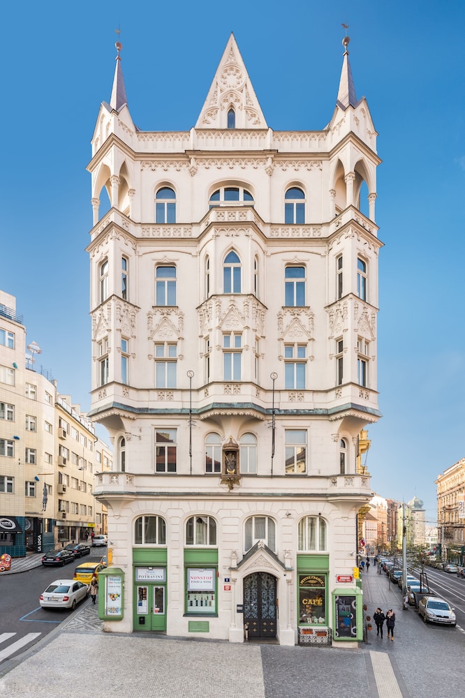MOOo Downtown — 4-Star Luxury Hotel in Prague, Czech Republic