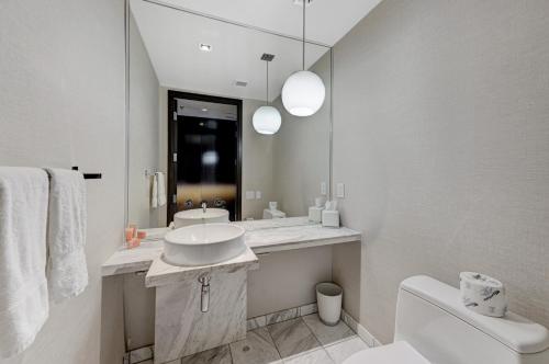 The Lindo Cafaro Suite at Palms Place