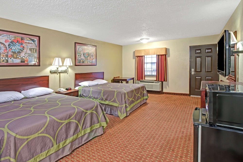 Super 8 by Wyndham Shawnee - photo 17