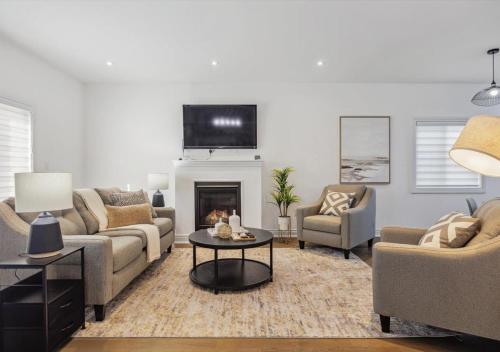 Luxurious And Beautiful Barrie in Barrie, Canada