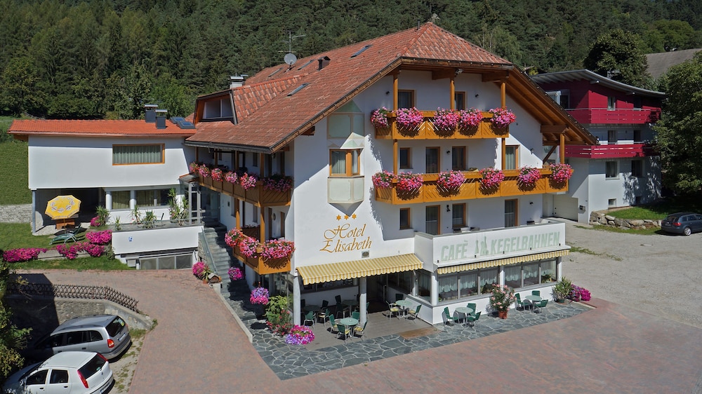 Hotel Elisabeth - carbon neutral hotel in Chienes