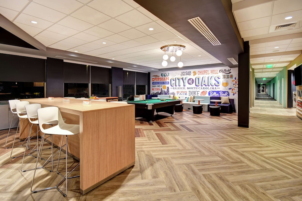 Tru by Hilton Raleigh Durham Airport - photo 2