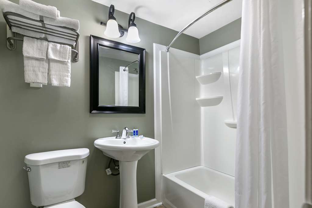 Rodeway Inn Bristol near Sesame Place - photo 24