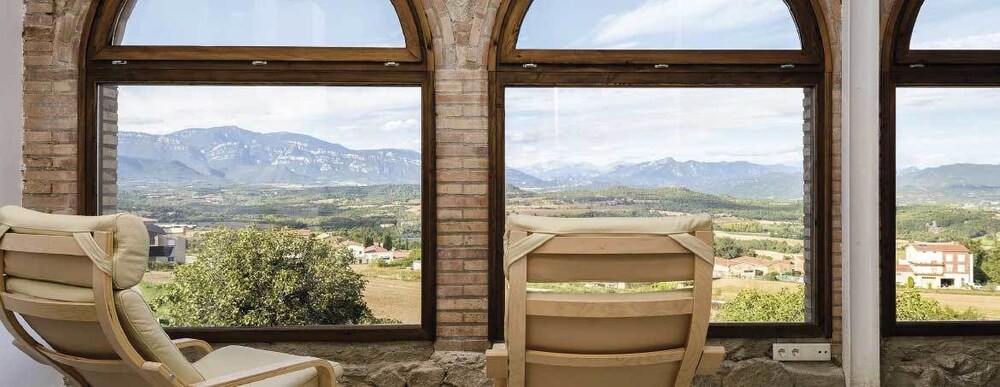 Emphasis - carbon neutral hotel in Gironella