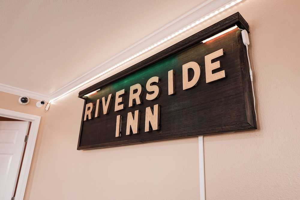 Riverside Inn & Suites by OYO Danville Ceaser Casino - photo 4