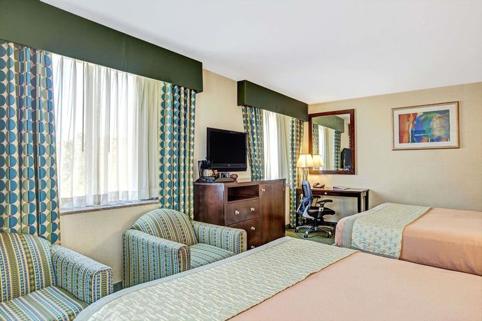 Ramada Jamaica Queens - photo 5