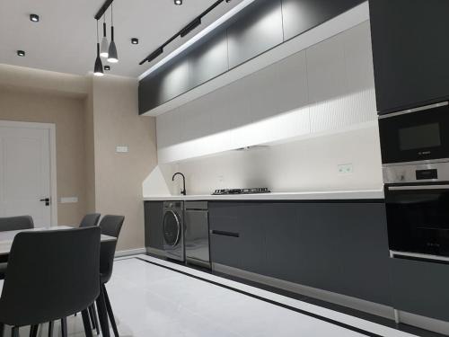 In the city center near US Embassy — 4-Star Luxury Hotel in Baku, Azerbaijan
