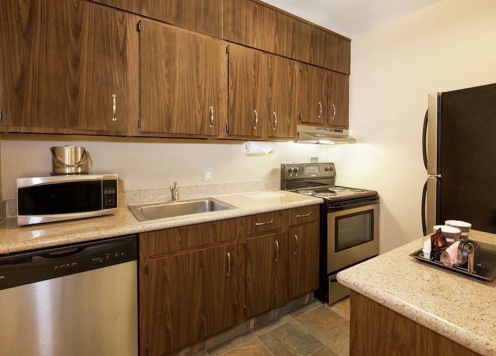 DoubleTree by Hilton Hotel & Suites Houston by the Galleria - photo 27