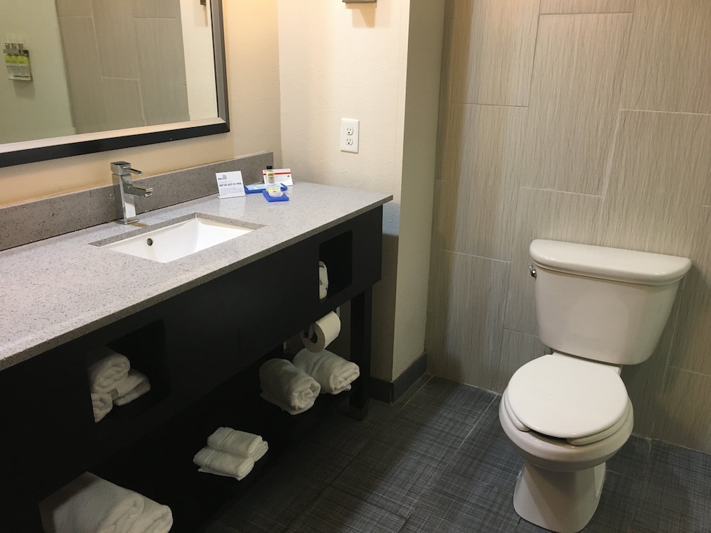 Holiday Inn Express Hotel & Suites Havelock NW N - photo 12