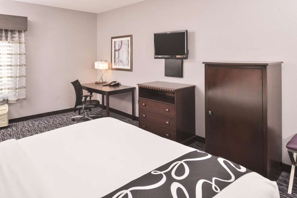 La Quinta Inn & Suites by Wyndham Abilene Mall - photo 15