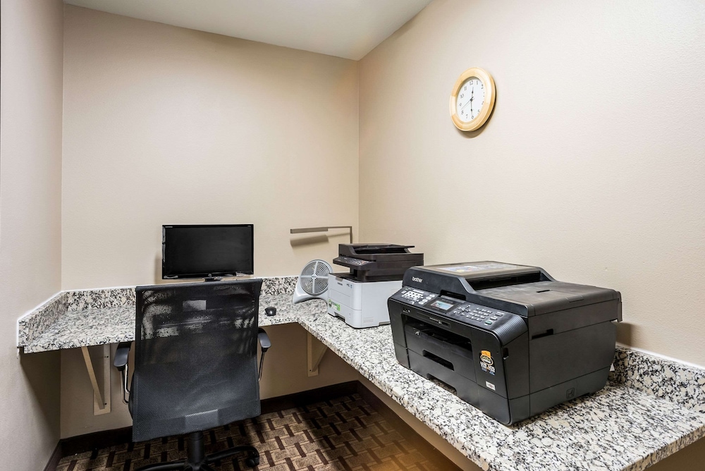 MainStay Suites Cedar Rapids North Marion - photo 61