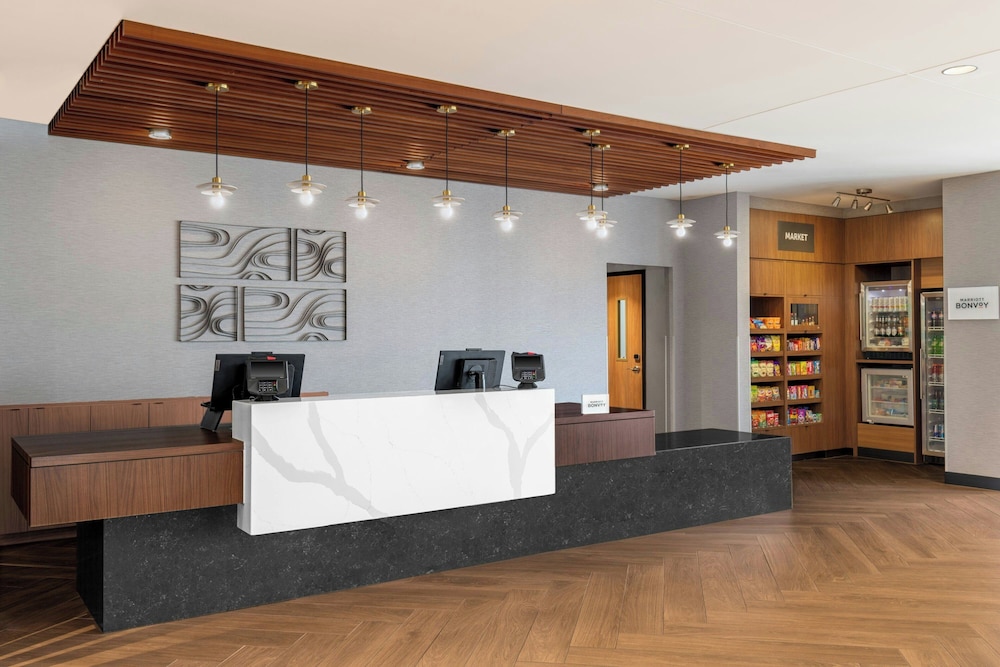 Fairfield Inn & Suites By Marriott Norfolk - photo 3