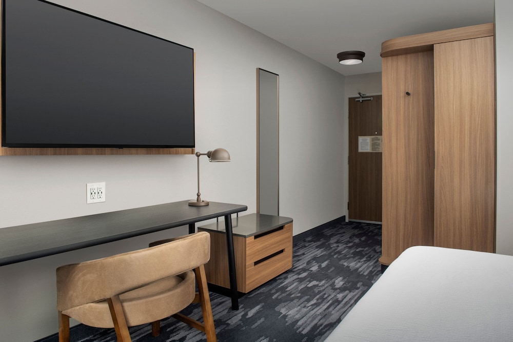 Fairfield Inn & Suites by Marriott Appleton - photo 10