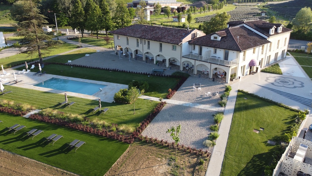 L'aja della Mirusina Piedmont Resort Monferrato Langhe — hotel in Canelli