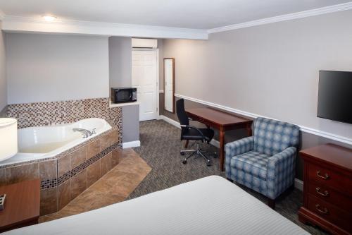 Golden Gables Inn Dazzler Select by Wyndham - photo 40