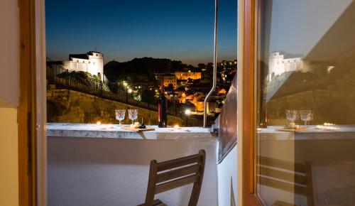 Imperia Chic place with balcony self check in 0 24h & free luggage storage