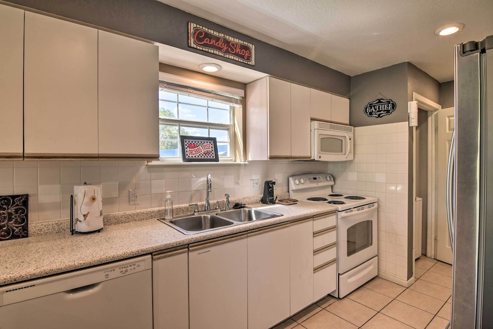 Holiday Hills Resort Condo with Hot Tub Access - photo 28