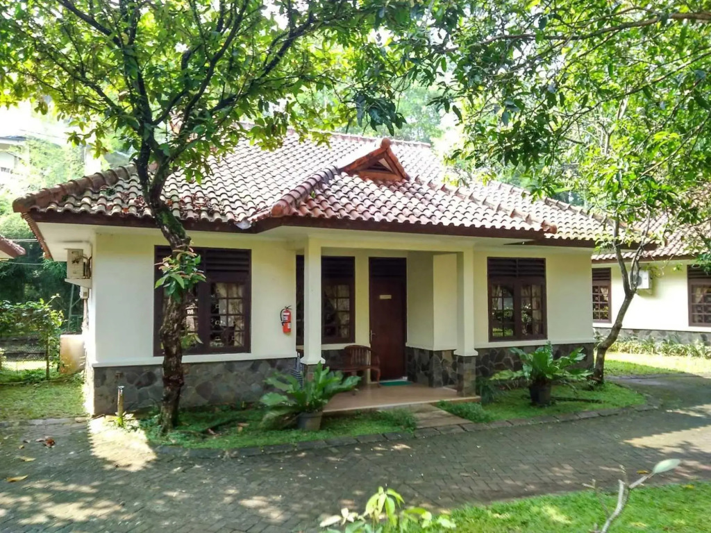 RedDoorz Resort @ Cimahpar Bogor — Bogor — photo 5