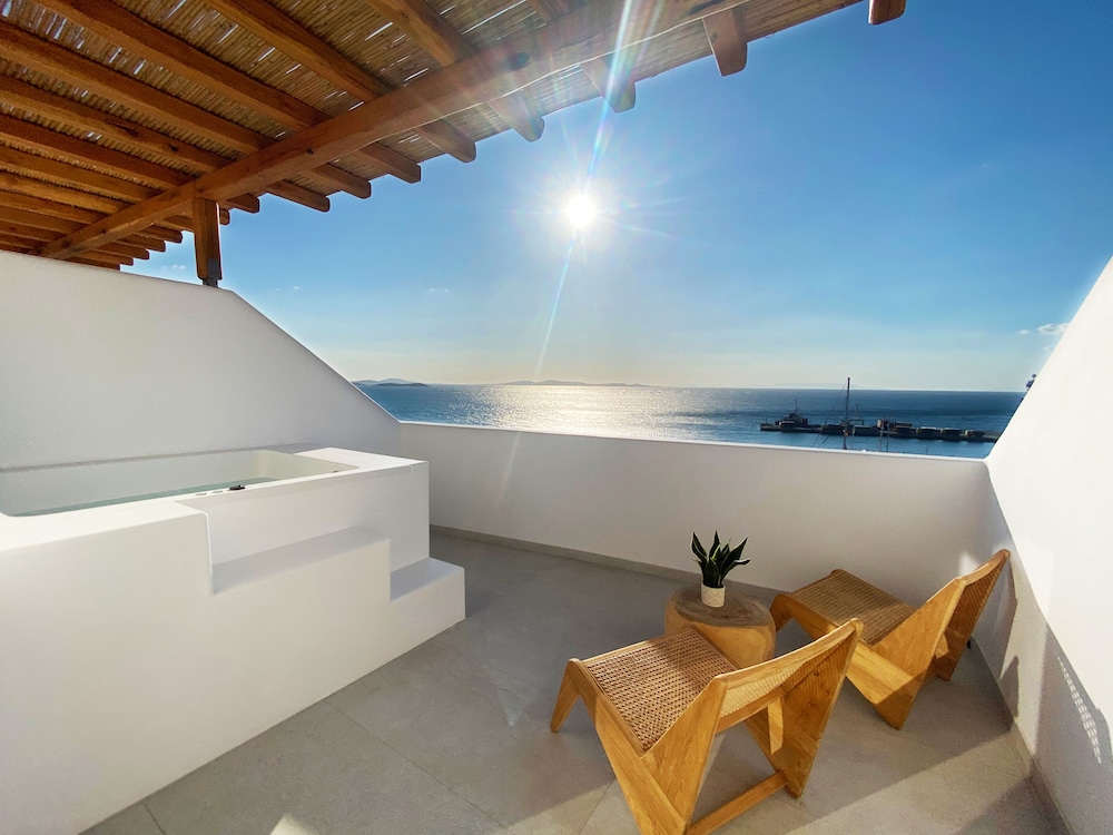 Calistus Mykonos — 4-Star Luxury Hotel in Mykonos, Greece