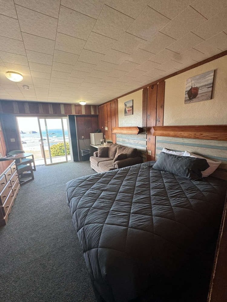 Sunset Oceanfront Lodging - photo 56