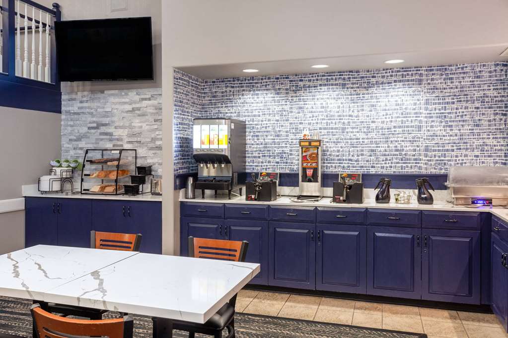 AmericInn by Wyndham Peoria - photo 31