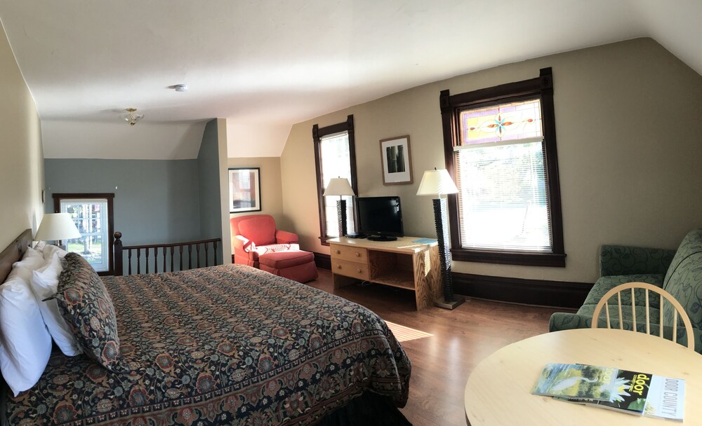 The Harbor Light Inn - photo 11