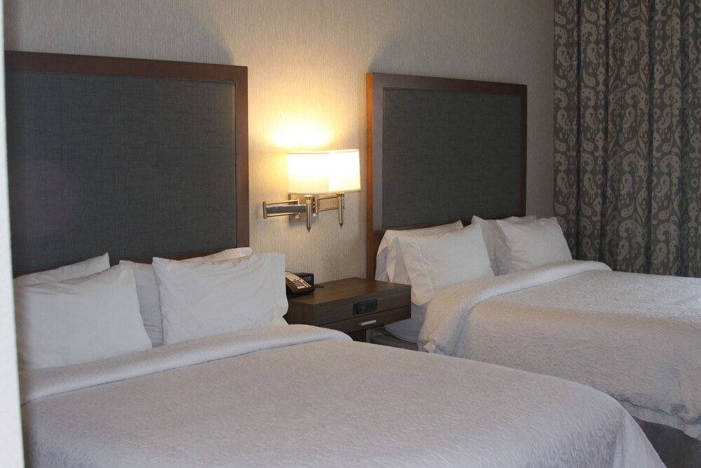 Hampton Inn Pratt - photo 34