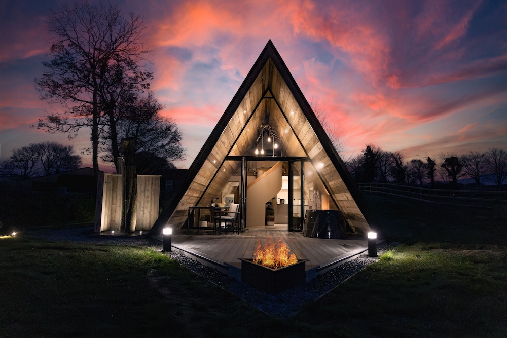 The Tri Pod - carbon neutral hotel in Llanarth