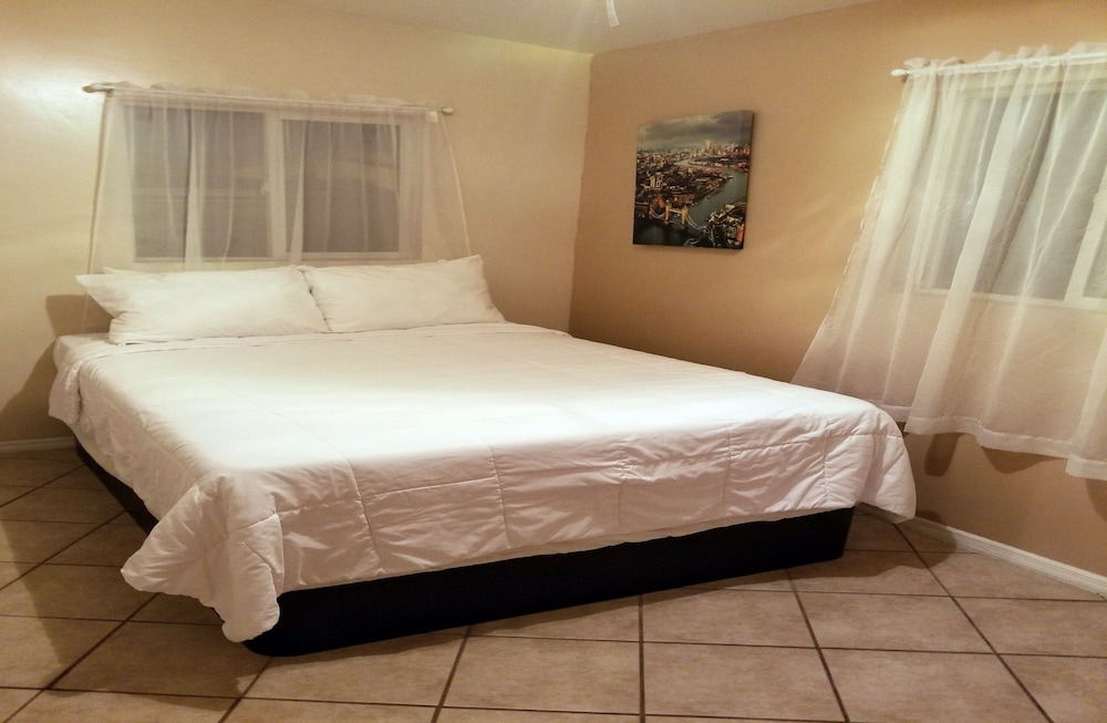 Monterey Inn Hotel - photo 9