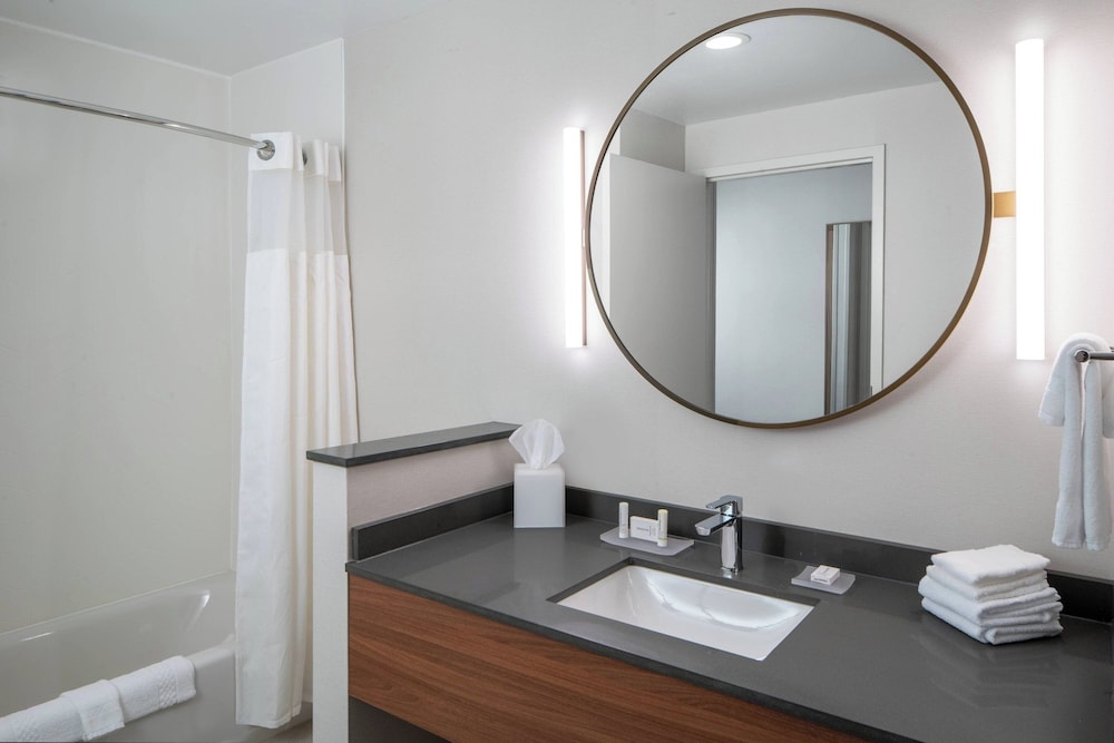 Fairfield by Marriott Inn & Suites Pensacola Pine Forest - photo 11