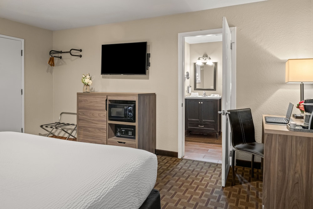 Buck Meadows Lodge - photo 10