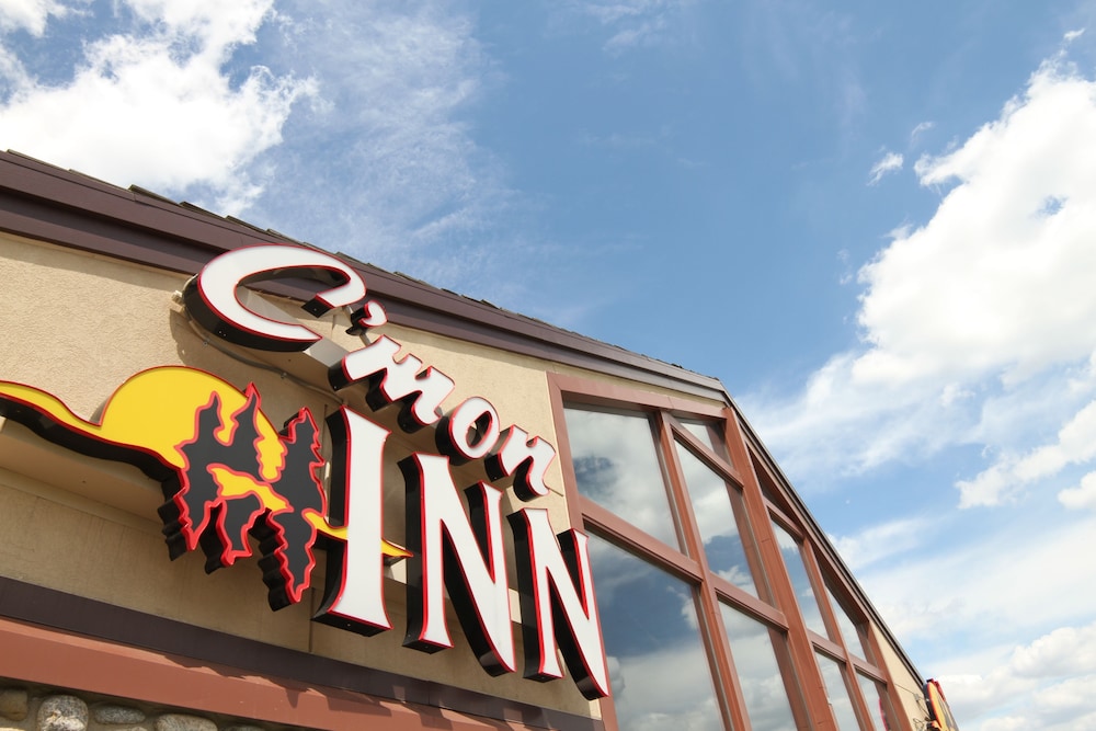 C'mon Inn Fargo - photo 29
