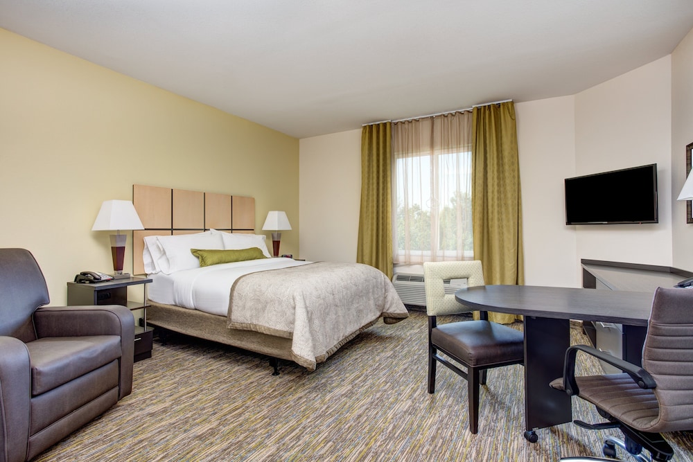 Candlewood Suites Cut Off by IHG - photo 12