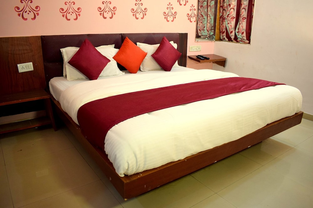 Hotel Radhe - last minute hotel in Vadodara