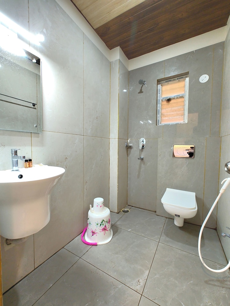 Premium Hotel W K Puri - last minute hotel in Puri