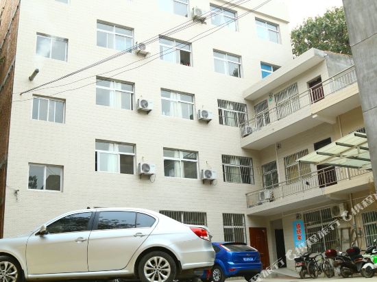 Ruixiang Hotel - last minute hotel in Weinan