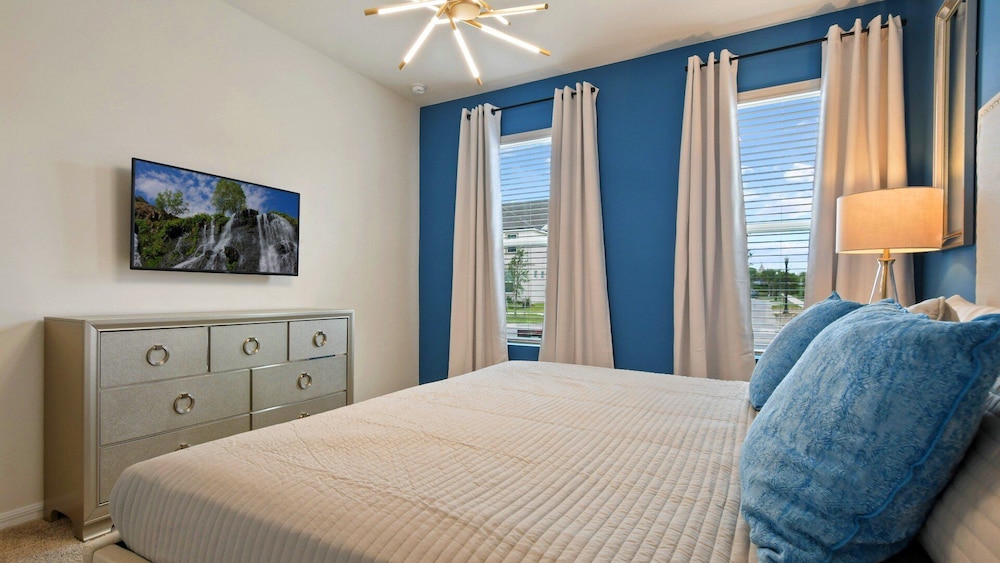 Disney Getaway: Pool Spa & Lake Views - photo 2