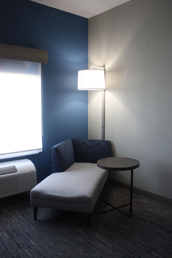 Holiday Inn Express Hotel & Suites Shamrock North by IHG - photo 33