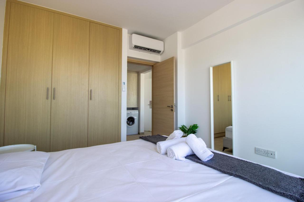 Beachside 1 bed with huge veranda
